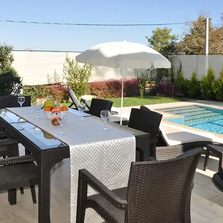Sleeps 8 Pool Air Con Wifi Villa *