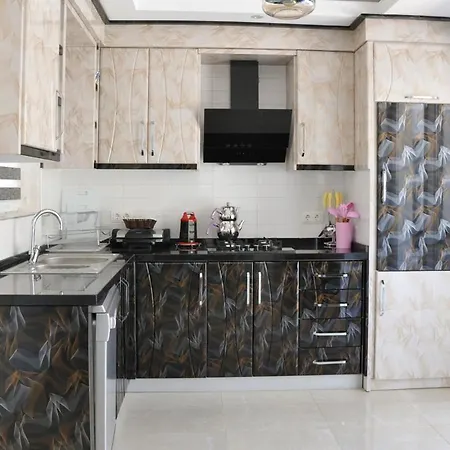 Sleeps 8 Pool Air Con Wifi *