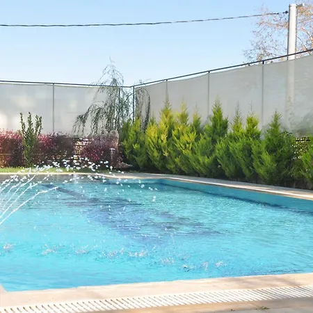 Sleeps 8 Pool Air Con Wifi Villa *