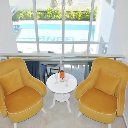 Sleeps 8 Pool Air Con Wifi Villa *